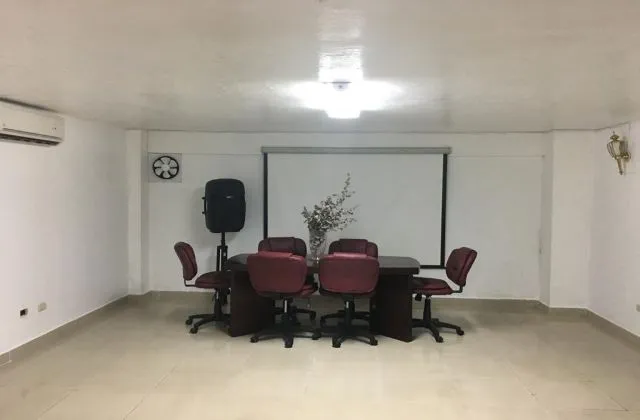 Hostal Luis V Santo Domingo sala de reuniones